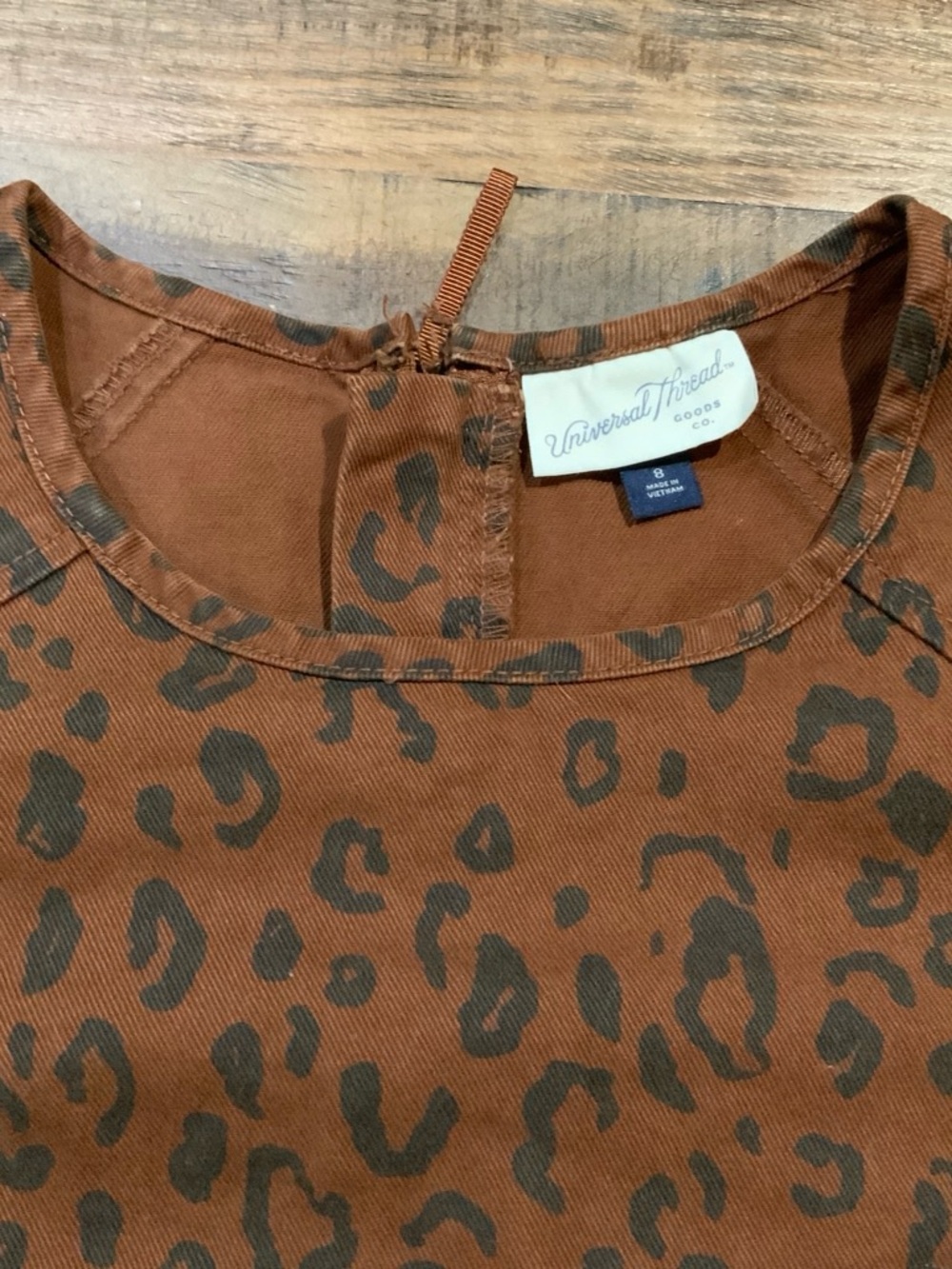 Universal Thread Rust-Brown Denim Leopard Print Top - Picture 2 of 5